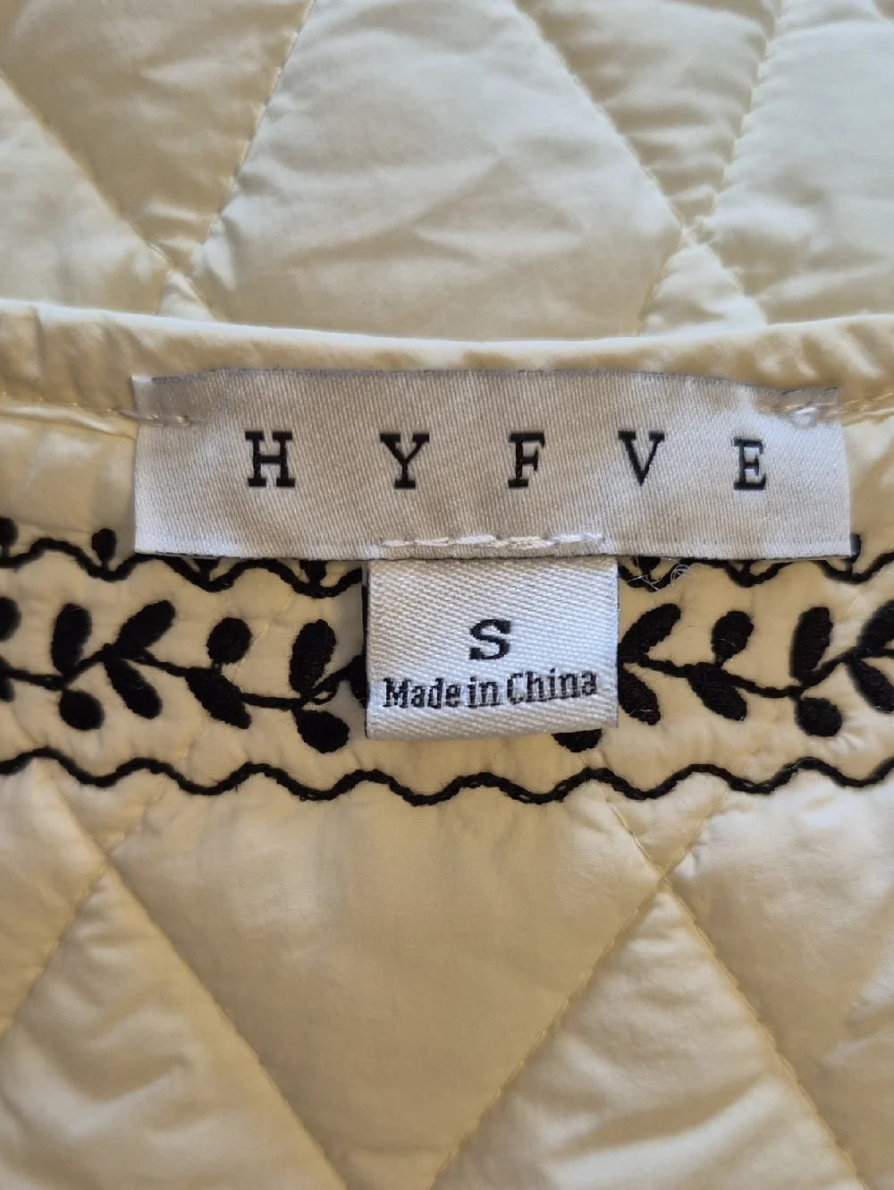 NWT Embroidered Flowers Quilted Jacket - S - Picture 6 of 8